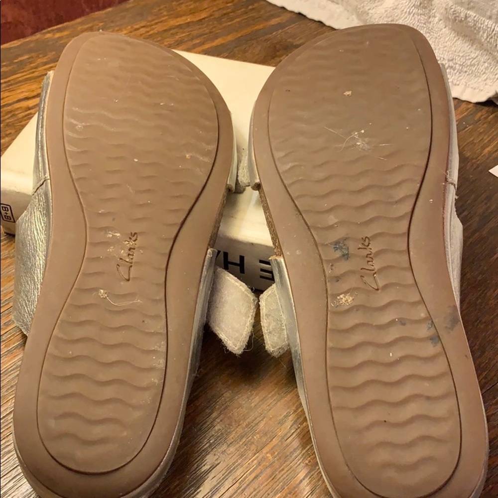 Sandals - Picture 2 of 3